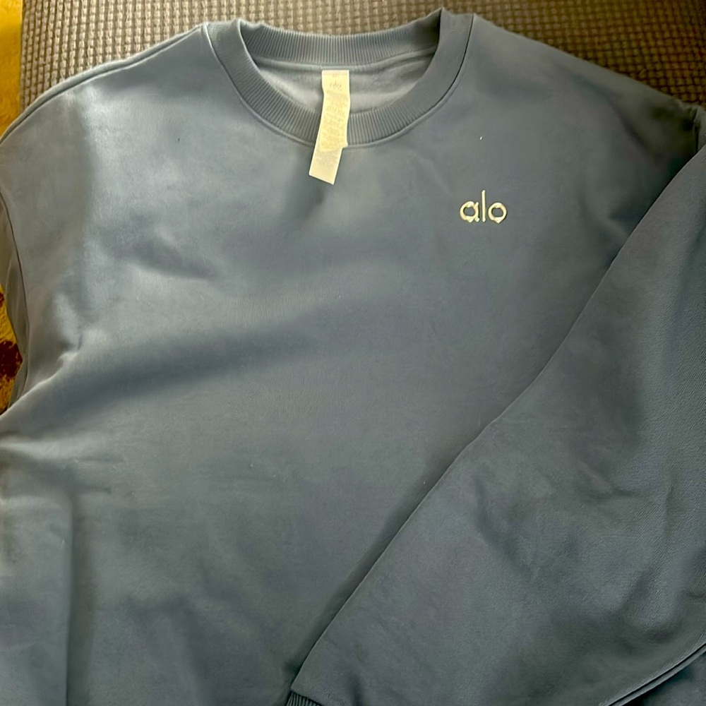Alo crewneck size small- dusty blue color